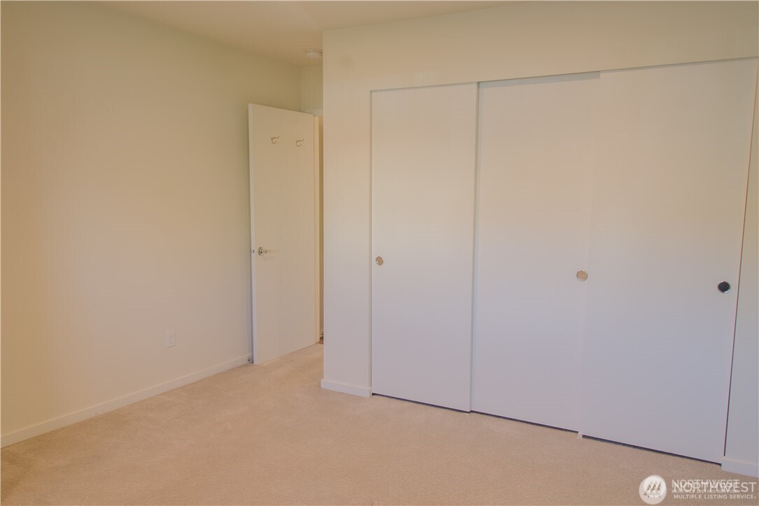 4827 42nd Avenue Southwest, Unit A Seattle, WA 98116 - Photo 12 of 17