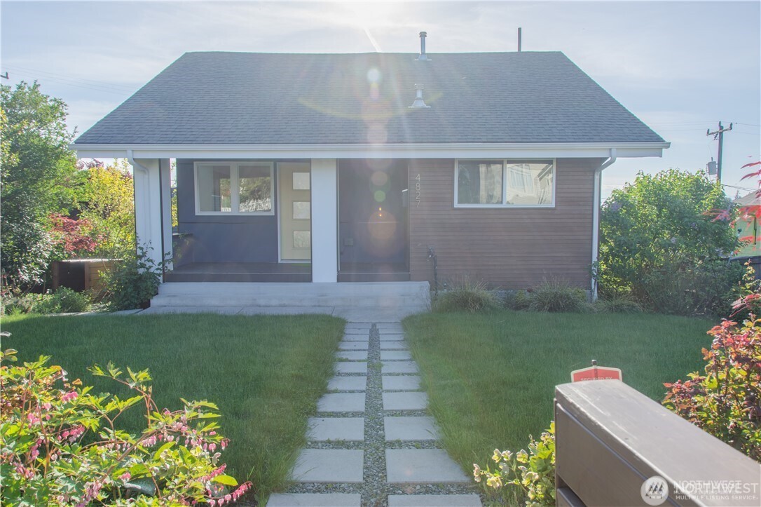 4827 42nd Avenue Southwest, Unit A Seattle, WA 98116 - Photo 5 of 17