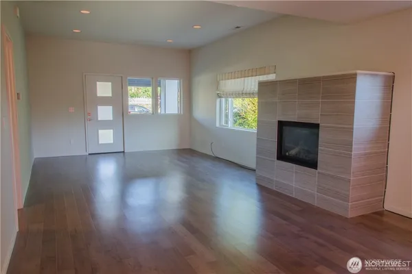 $3,295 | 4827 42nd Avenue Southwest, Unit A, Seattle, WA 98116