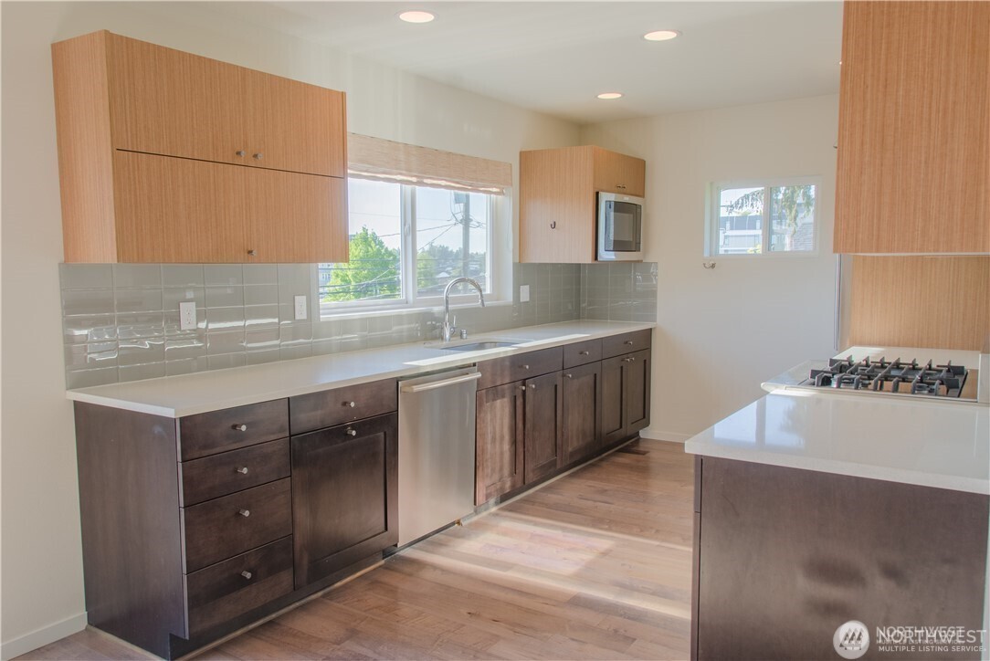 4827 42nd Avenue Southwest, Unit A Seattle, WA 98116 - Photo 8 of 17