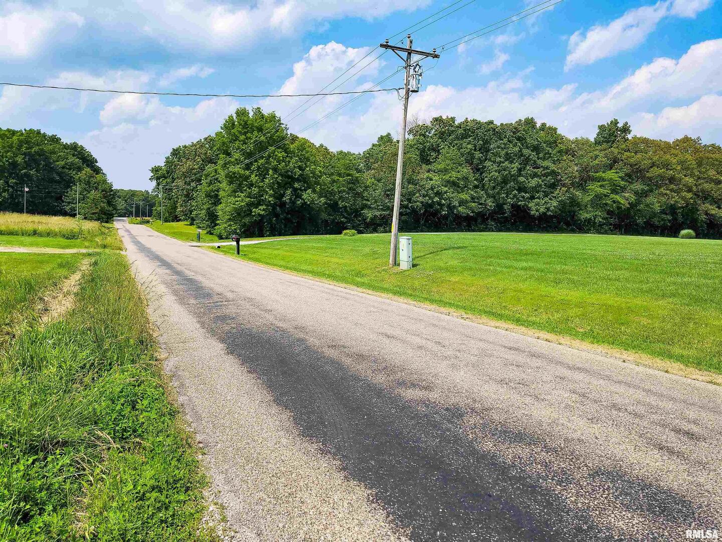 199 Hanging Rock Road Flora, IL 62839 - Photo 8 of 10 a view of a park