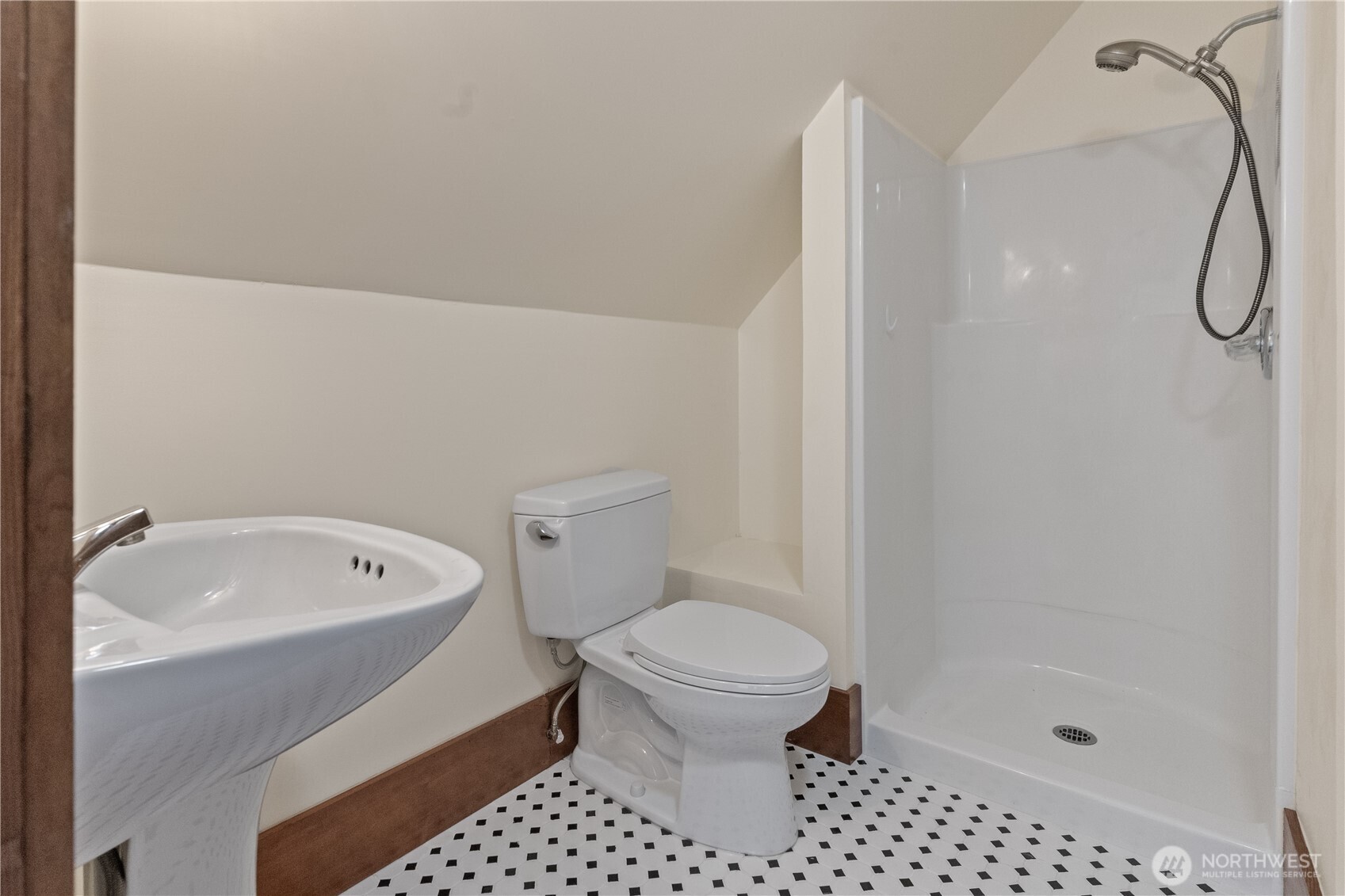 1371 West Axton Road Ferndale, WA 98248 - Photo 22 of 40 a bathroom with a shower a toilet and a sink