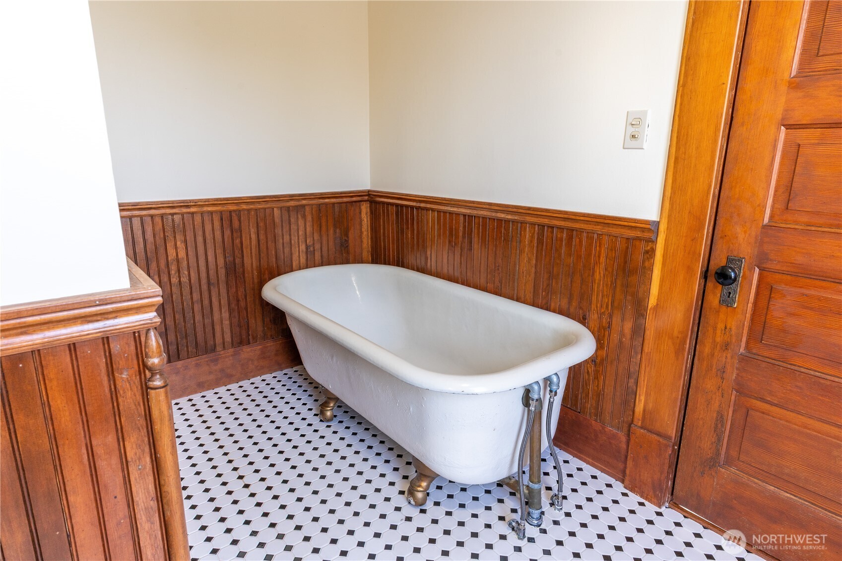 1371 West Axton Road Ferndale, WA 98248 - Photo 26 of 40 a bathroom with a sink and a mirror