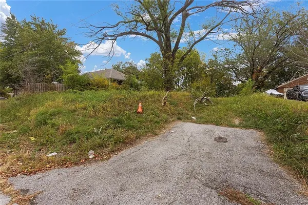 $15,000 | 405 South Vassar Avenue, Independence, MO 64054