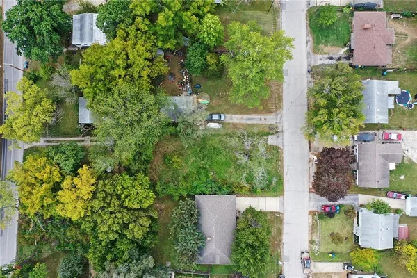 $15,000 | 405 South Vassar Avenue, Independence, MO 64054