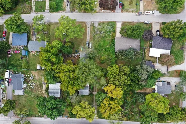 $15,000 | 405 South Vassar Avenue, Independence, MO 64054