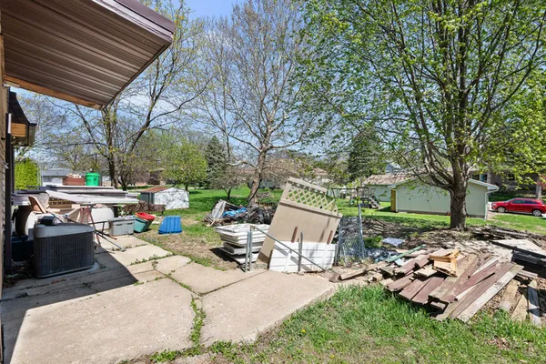$94,000 | 2416 7th Street, Moline, IL 61265
