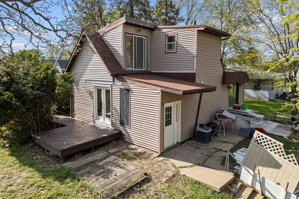 $94,000 | 2416 7th Street, Moline, IL 61265