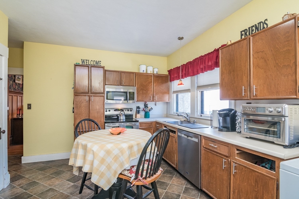 26-28 Cherryvale Avenue Springfield, MA 01108 - Photo 15 of 42