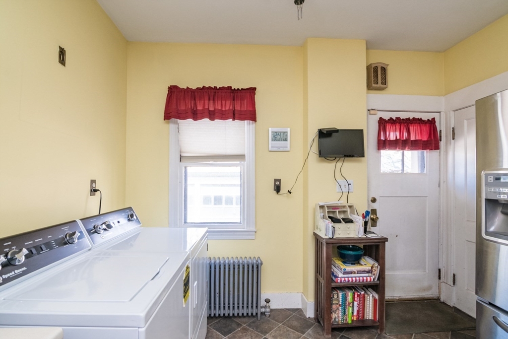 26-28 Cherryvale Avenue Springfield, MA 01108 - Photo 17 of 42