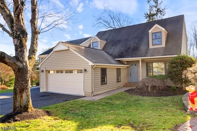 $875,000 | 8 Forest Dale Drive, Morristown, NJ 07960