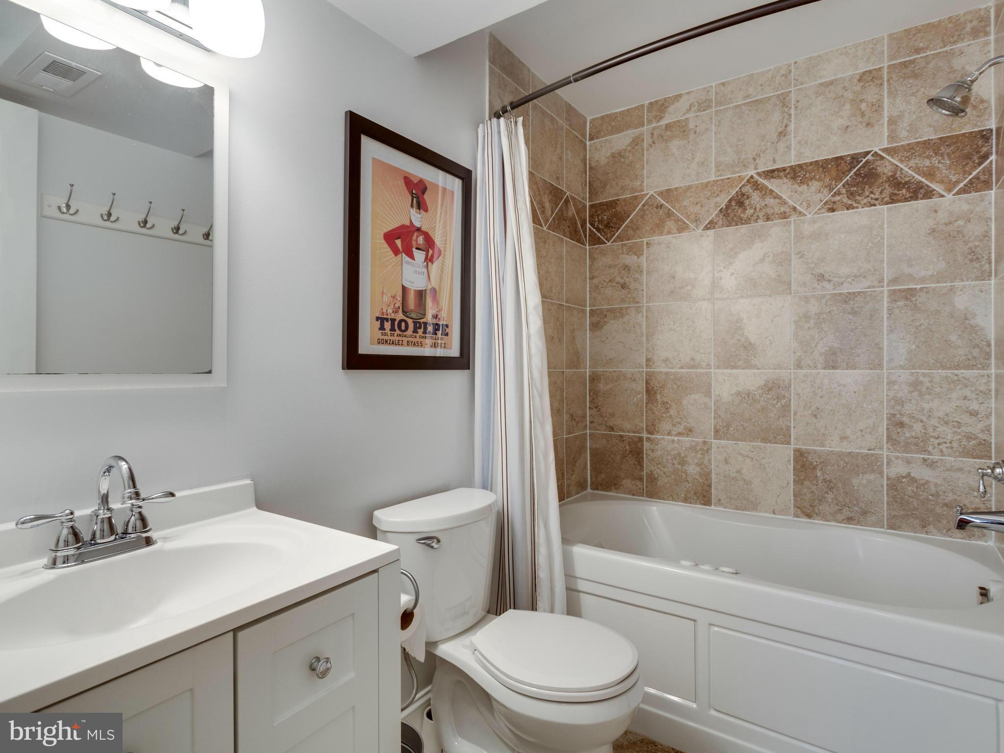 308 16th Street Northeast Washington, DC 20002 - Photo 26 of 30 Bath