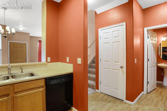 4064 Diamond Ridge View Colorado Springs, CO 80918 - Photo 8 of 19