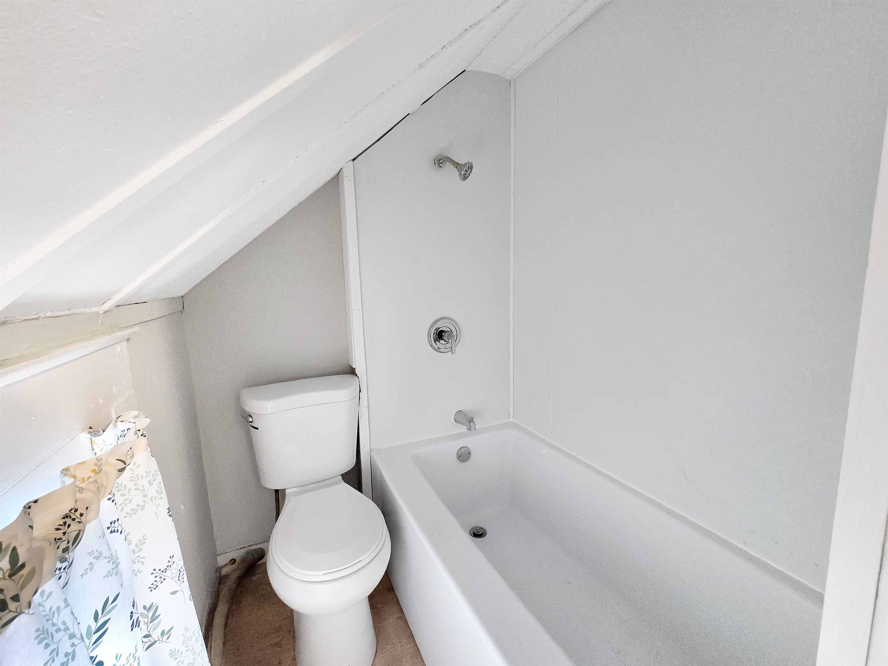 52 Chestnut Avenue Rutland, VT 05701 - Photo 11 of 34