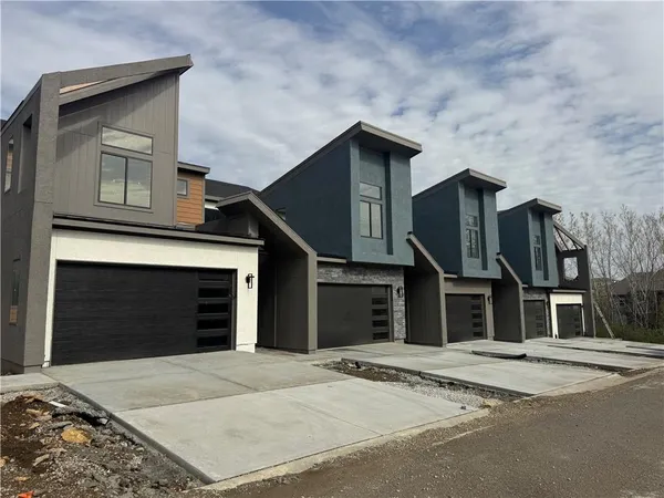 $575,000 | 22154 West 116th Terrace, Olathe, KS 66061
