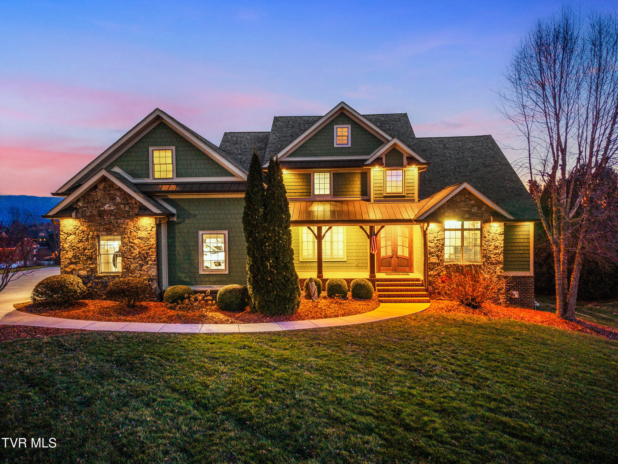 306 East Hawthorne Court Greeneville, TN 37745 - Photo 7 of 94 4_knox_view_media_306_e_hawthorne_ct_100