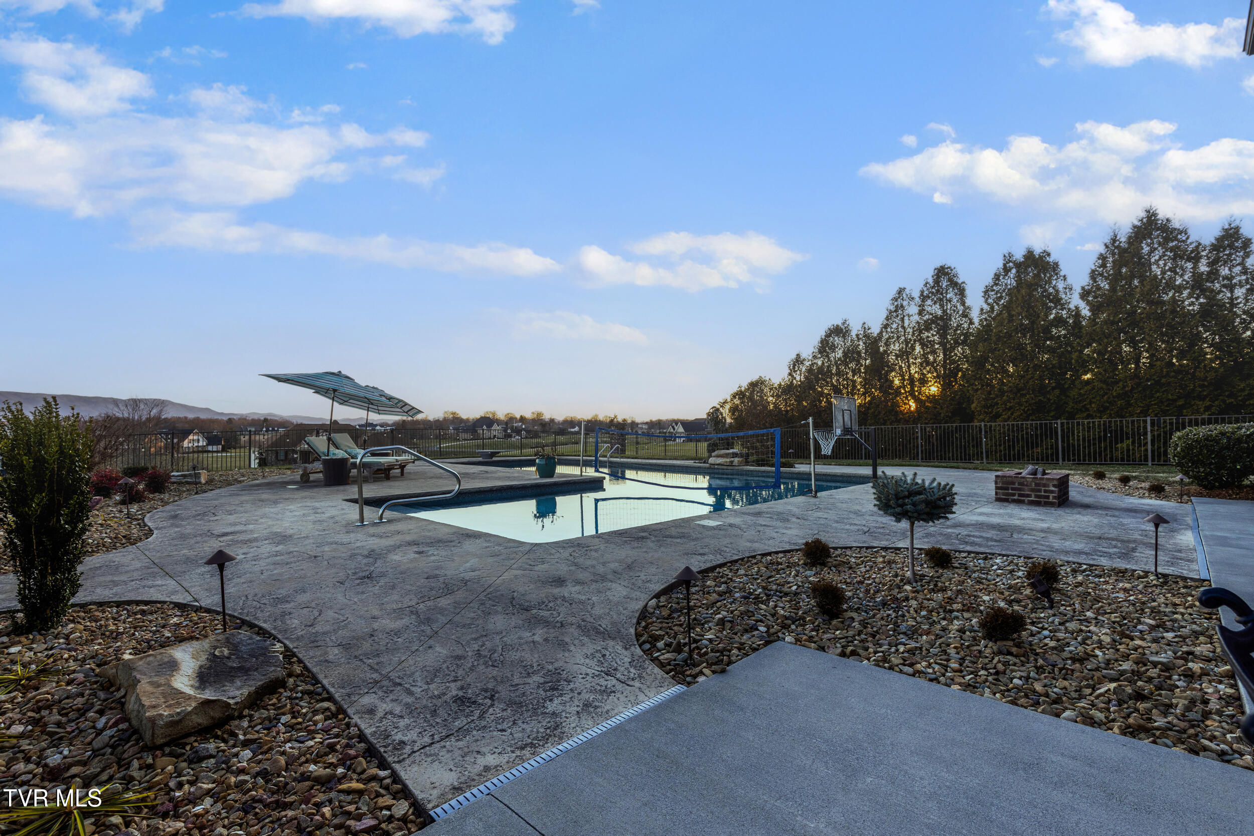 306 East Hawthorne Court Greeneville, TN 37745 - Photo 75 of 94 27_knox_view_media_306_e_hawthorne_ct_10