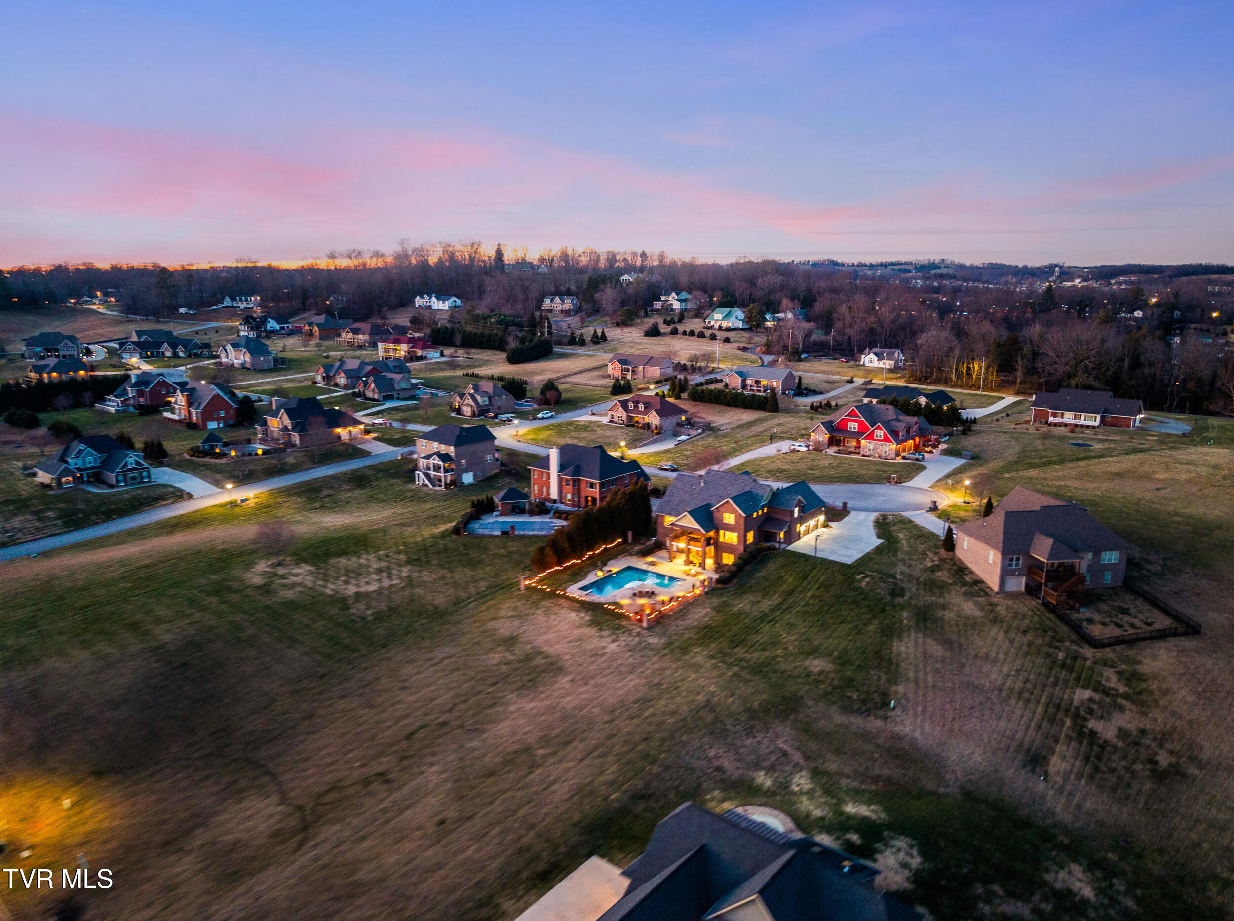 306 East Hawthorne Court Greeneville, TN 37745 - Photo 83 of 94 12_knox_view_media_306_e_hawthorne_ct_10