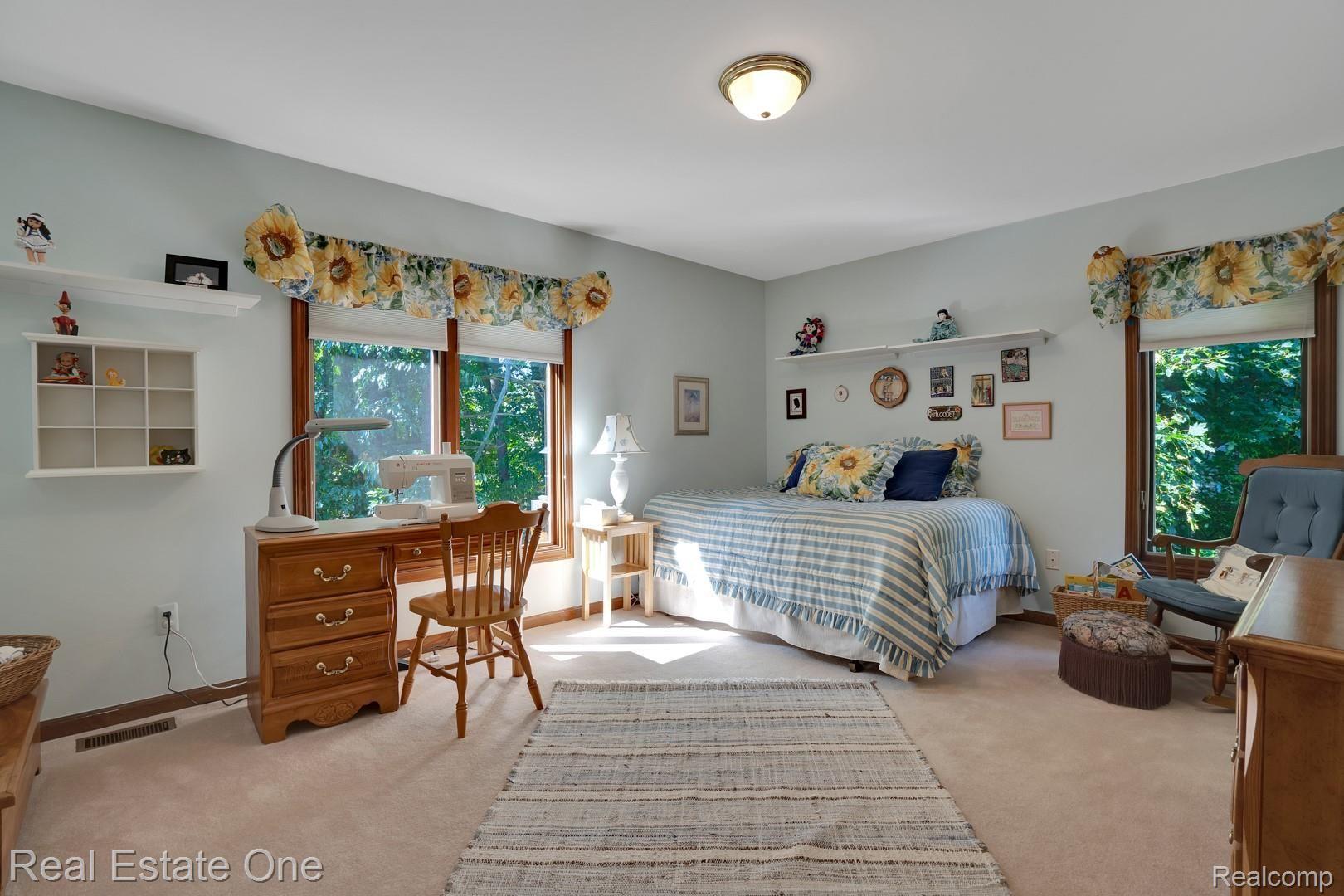 1138 Ridgeway Drive Rochester, MI 48307 - Photo 31 of 65 DSC03592.jpg