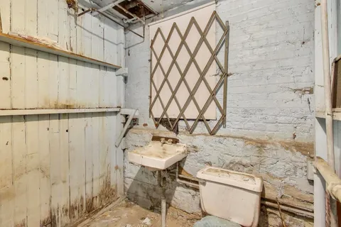 $419,000 | 4820 West Washington Boulevard, Chicago, IL 60644