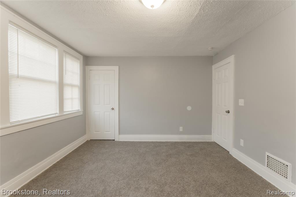 217 Edison Street Pontiac, MI 48342 - Photo 16 of 24