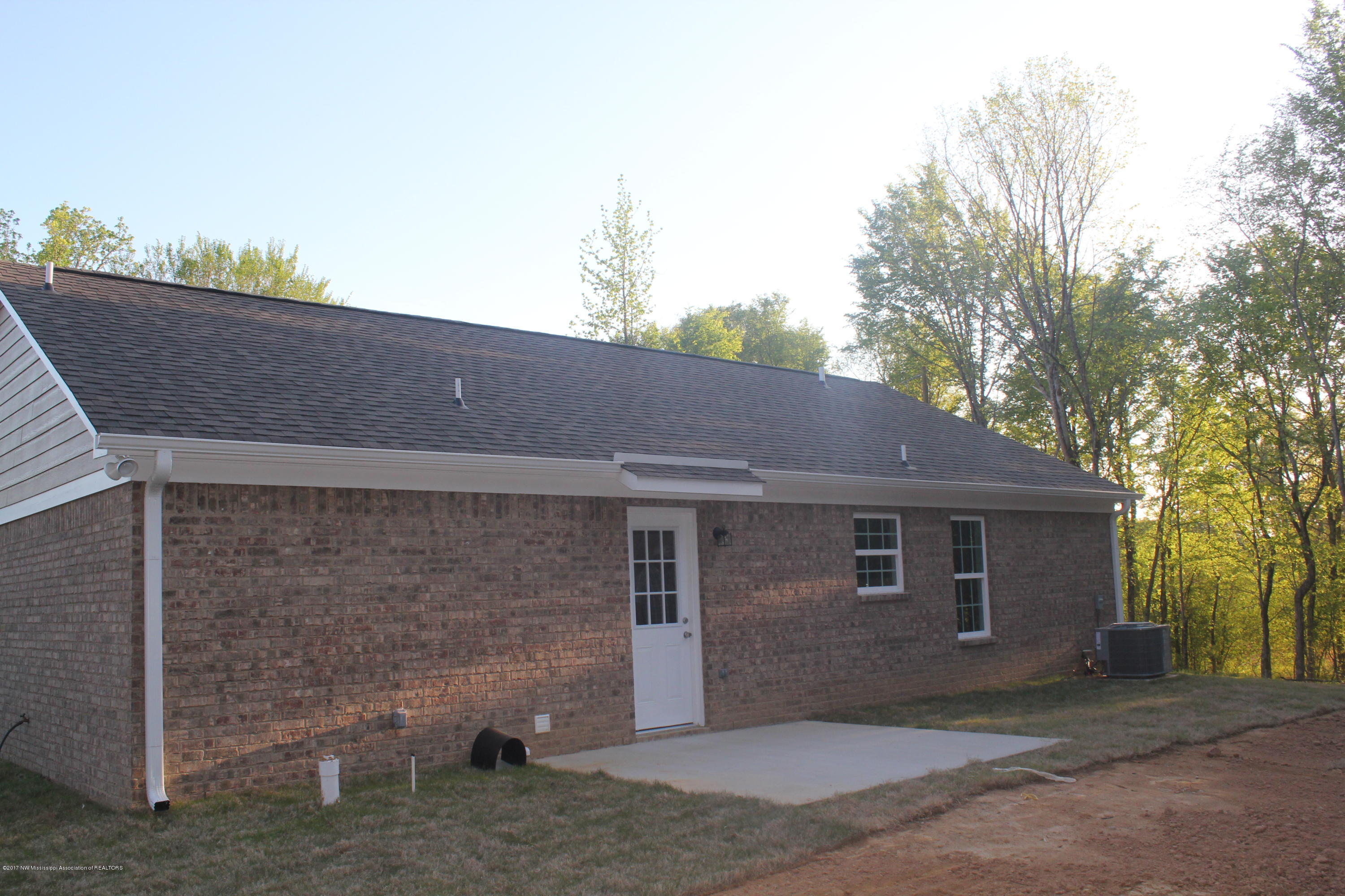 3984 Hernando Road Holly Springs, MS 38635 - Photo 17 of 32 004