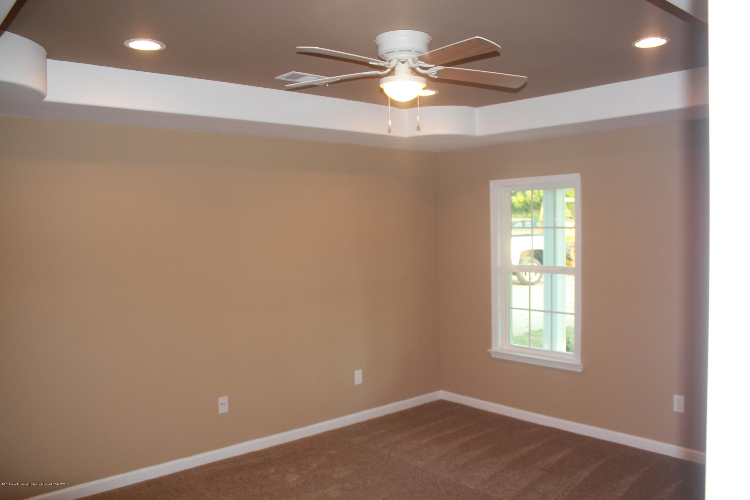 3984 Hernando Road Holly Springs, MS 38635 - Photo 18 of 32 009