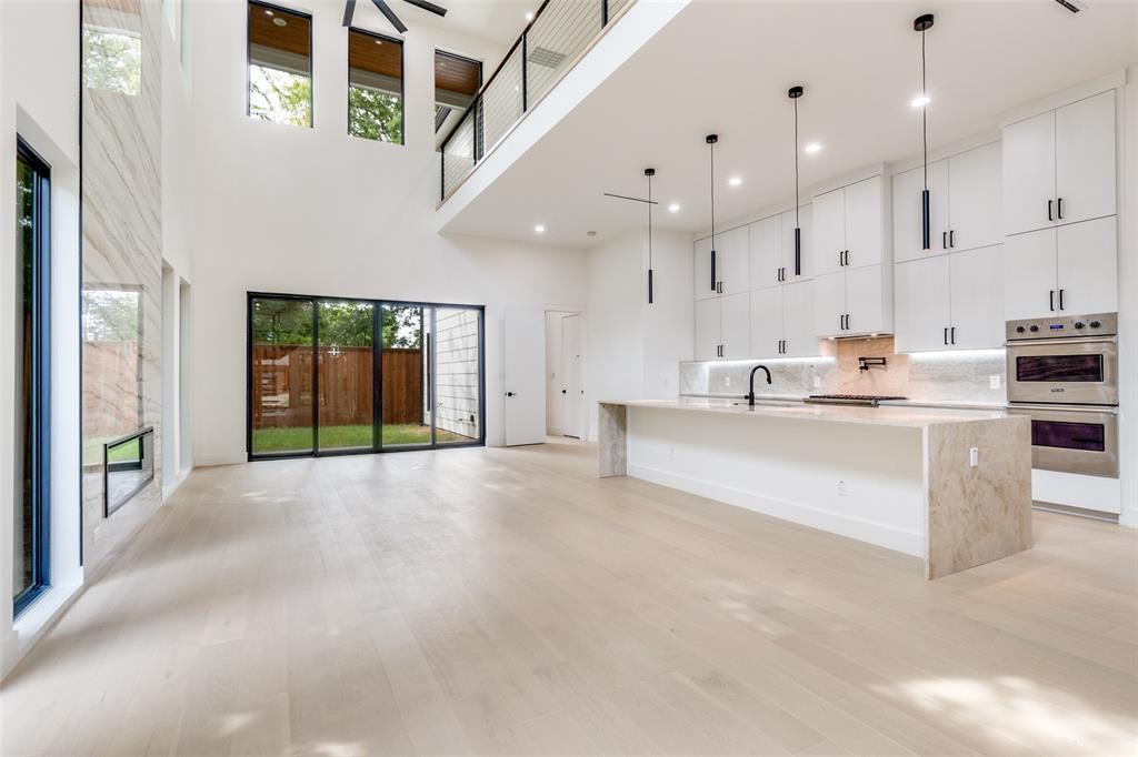 4218 Bonham Street Dallas, TX 75229 - Photo 2 of 34