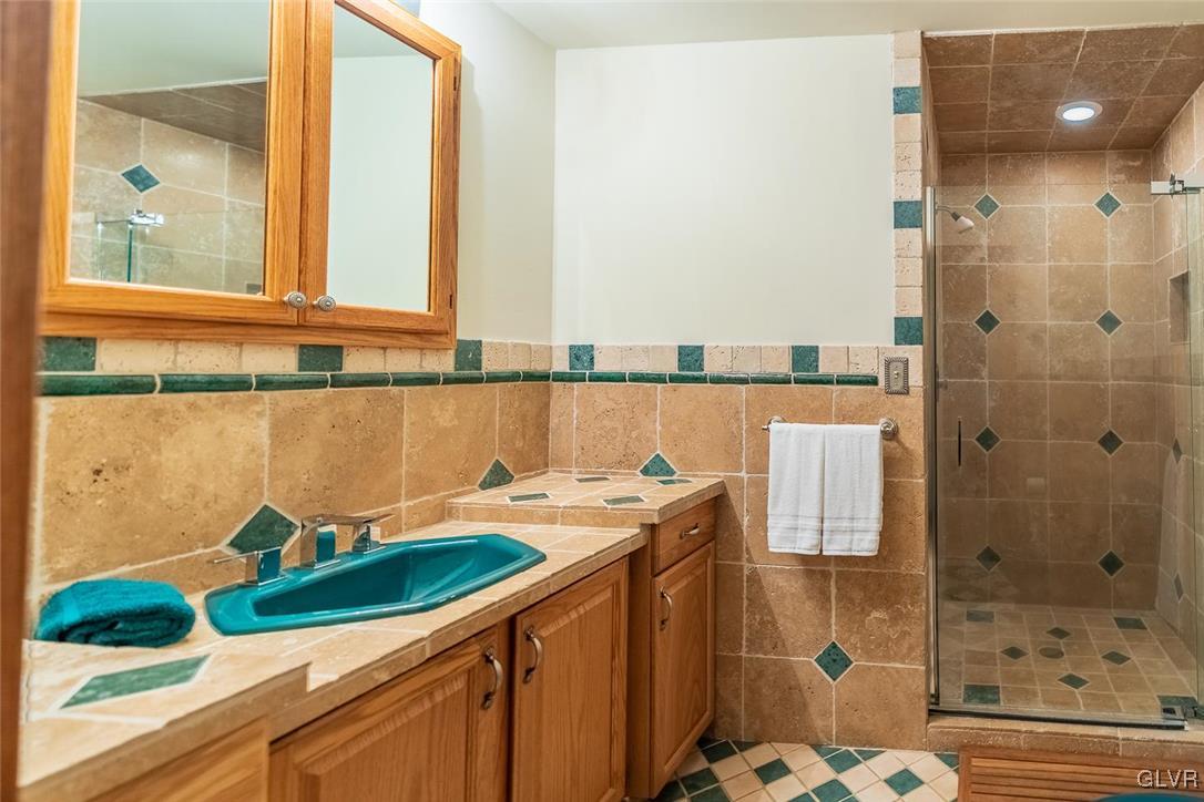5275 Chestnut Hill Road Center Valley, PA 18034 - Photo 17 of 34 Gallery Image 17