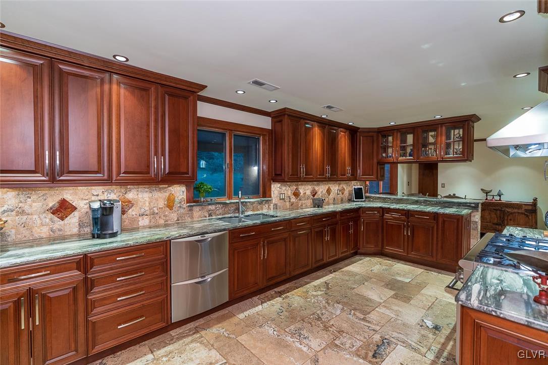 5275 Chestnut Hill Road Center Valley, PA 18034 - Photo 6 of 34 Gallery Image 6