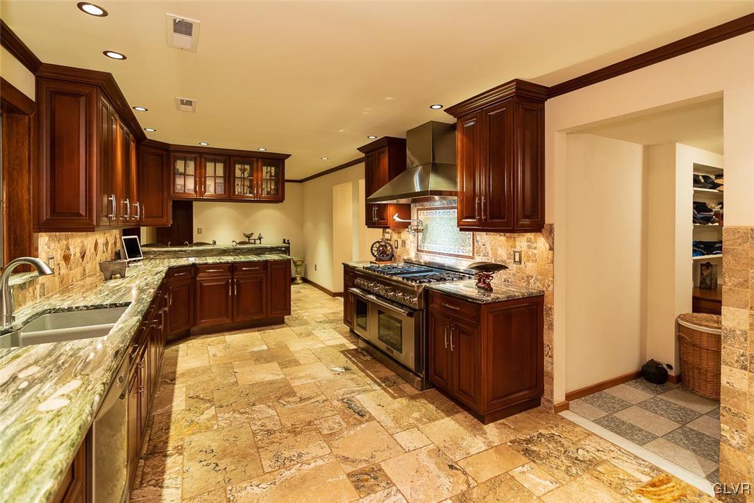 5275 Chestnut Hill Road Center Valley, PA 18034 - Photo 8 of 34 Gallery Image 8