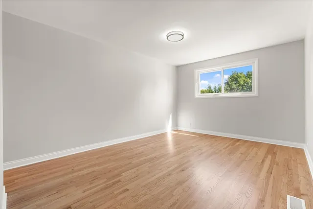 $3,500 | 1704 North Drury Lane, Arlington Heights, IL 60004