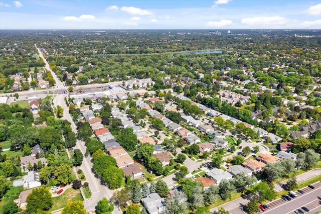 $3,500 | 1704 North Drury Lane, Arlington Heights, IL 60004