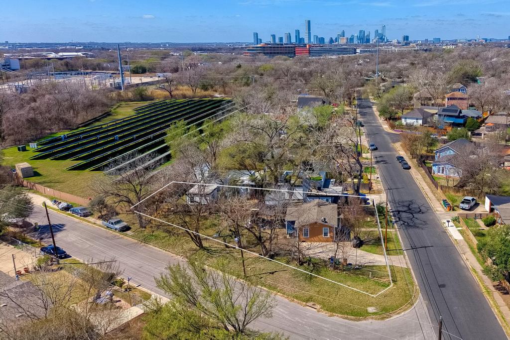 5309 Prock Lane Austin, TX 78721 - Photo 2 of 22 a view of a city