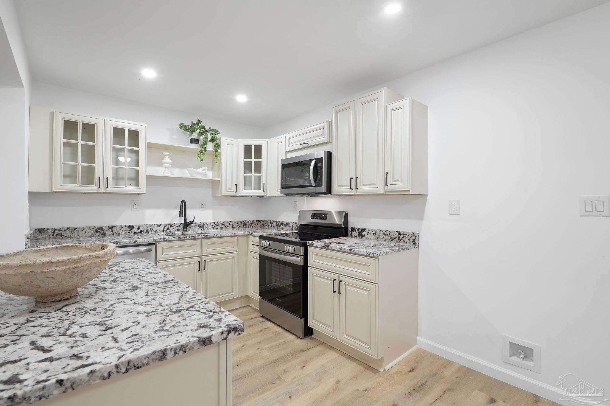114 Rue Max Street Pensacola, FL 32507 - Photo 11 of 41