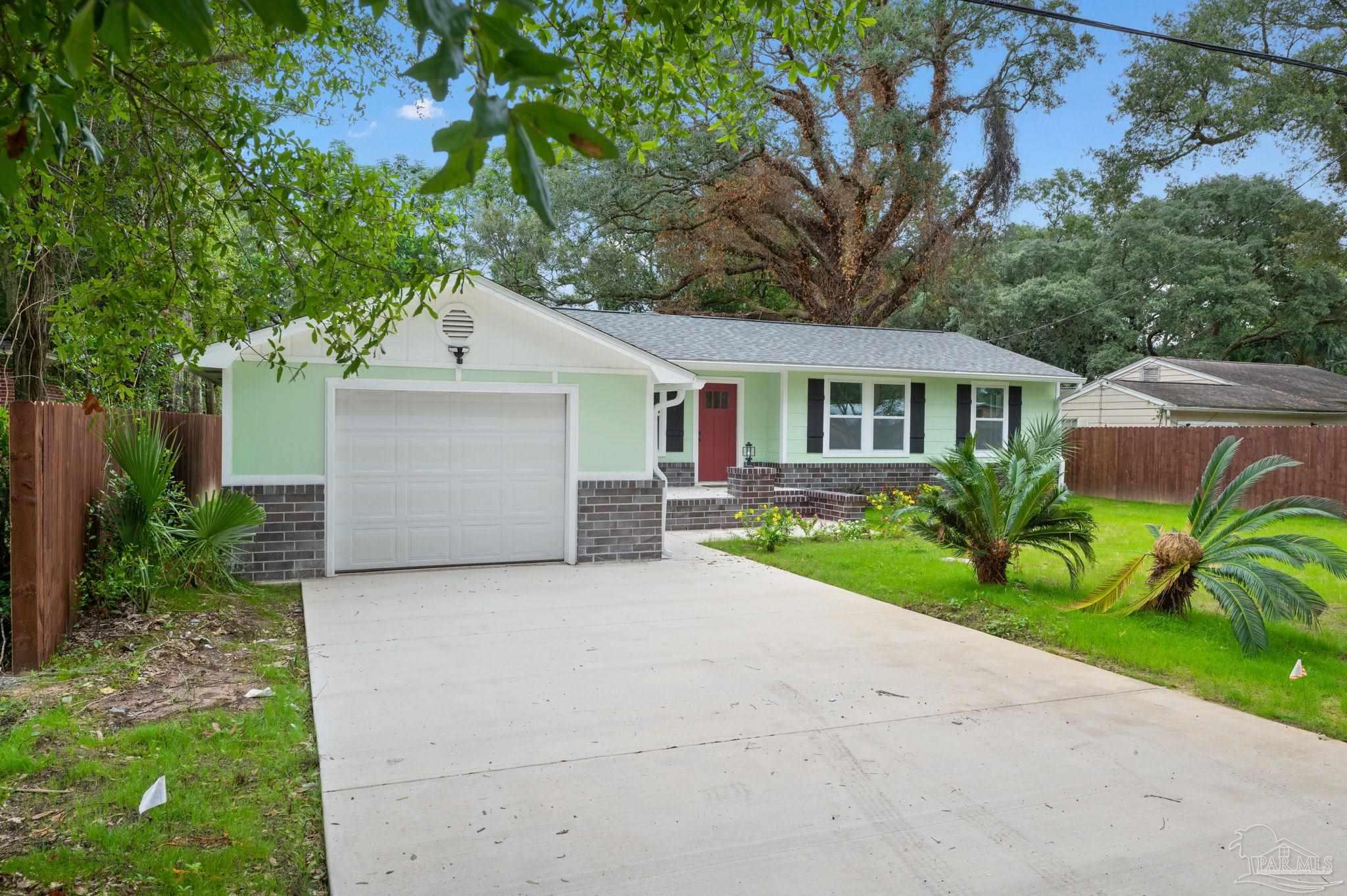 114 Rue Max Street Pensacola, FL 32507 - Photo 3 of 41