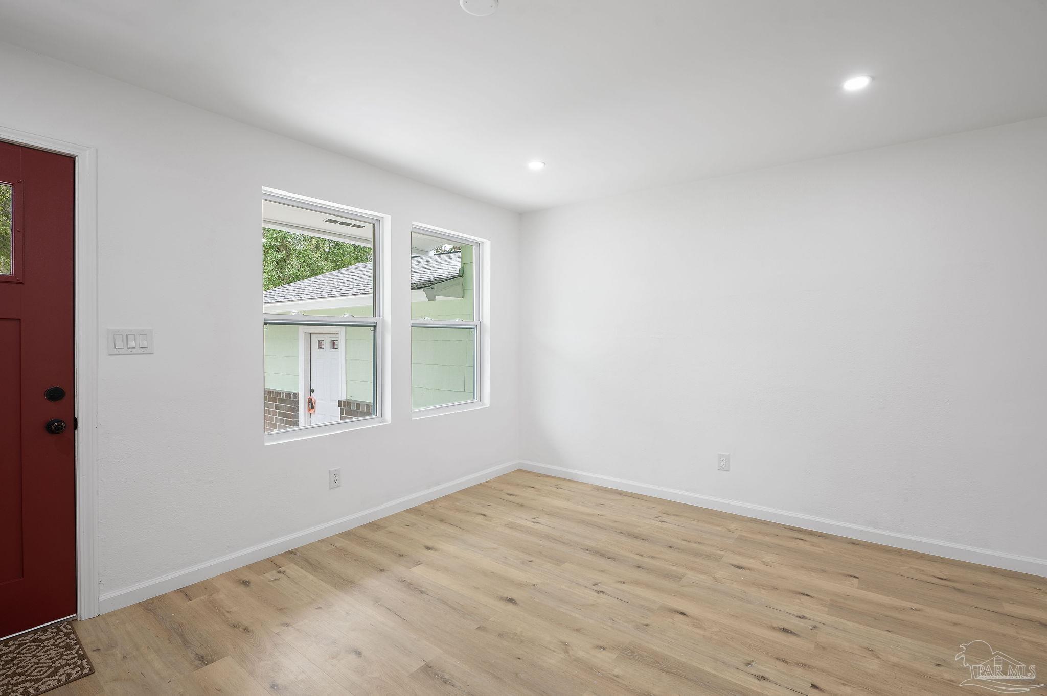 114 Rue Max Street Pensacola, FL 32507 - Photo 8 of 41