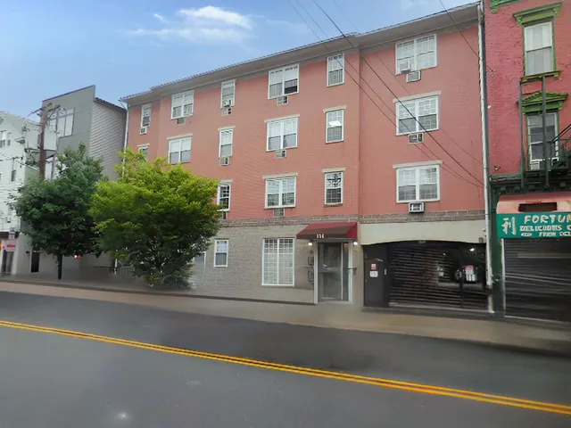 $294,900 | 356 Palisade Avenue, Unit 2E, Jersey City, NJ 07307