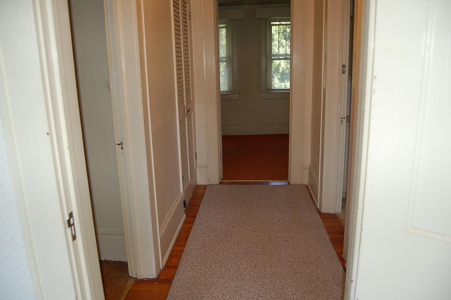48 Fields Avenue Blue Ridge, VA 24064 - Photo 25 of 46 a view of a hallway with wooden floor