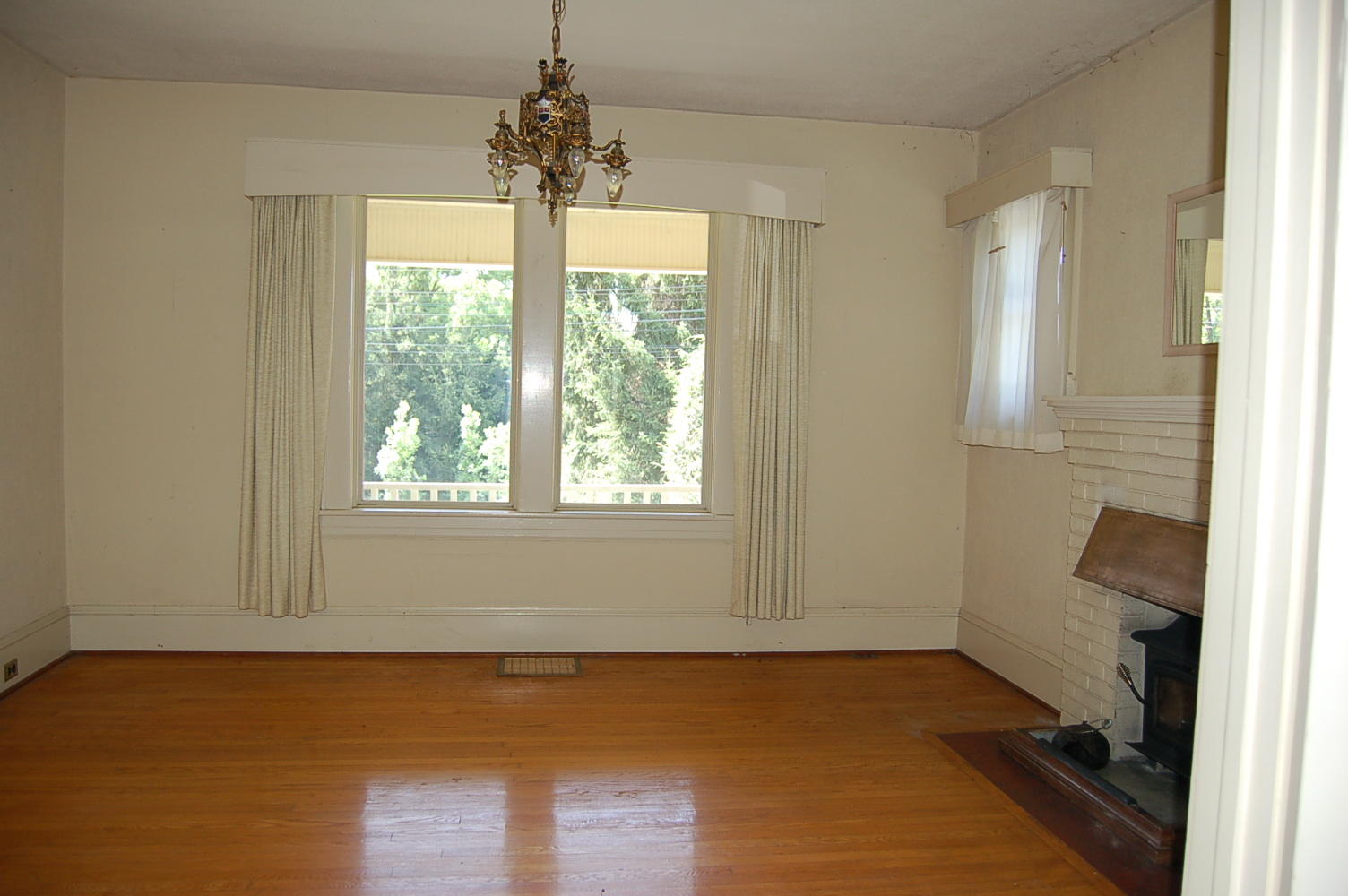 48 Fields Avenue Blue Ridge, VA 24064 - Photo 5 of 46 a view of an empty room with a window