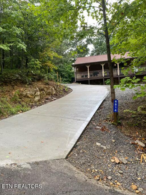 6814 Flats Road Tallassee, TN 37878 - Photo 2 of 22 Driveway