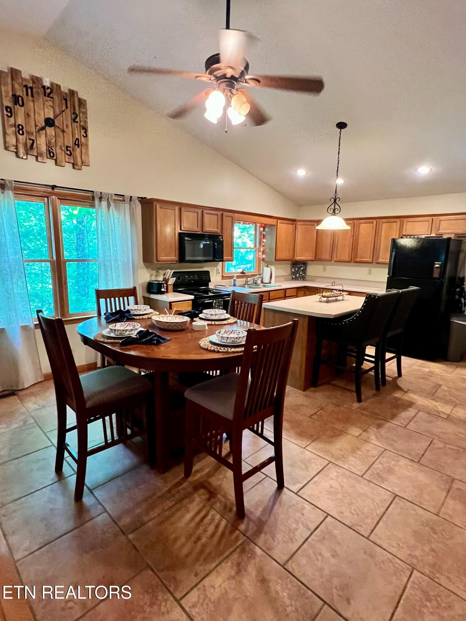 6814 Flats Road Tallassee, TN 37878 - Photo 5 of 22 Cabin Kitcheb Dining Combo