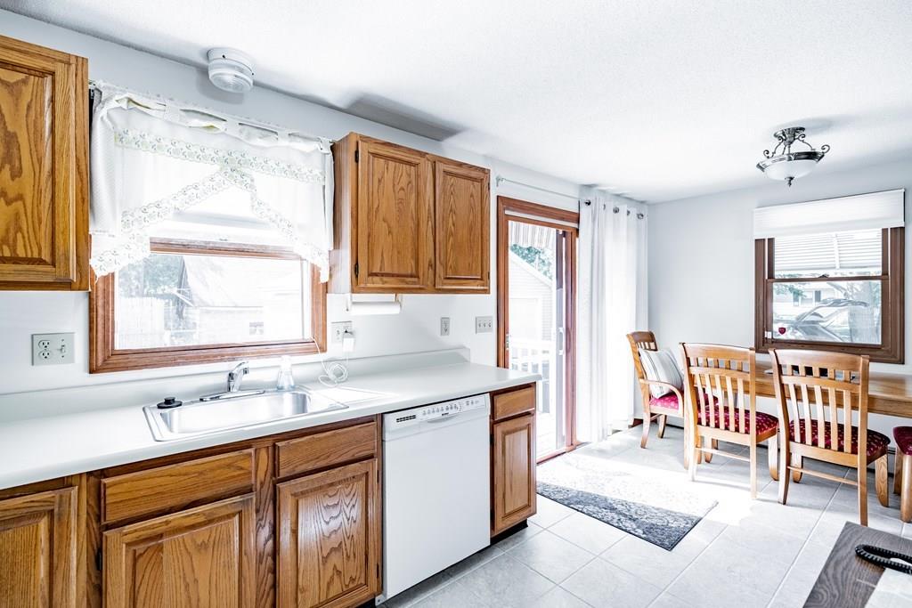 144 Tavistock Street Springfield, MA 01119 - Photo 3 of 17 Gallery Image 3
