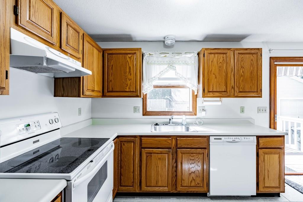 144 Tavistock Street Springfield, MA 01119 - Photo 4 of 17 Gallery Image 4