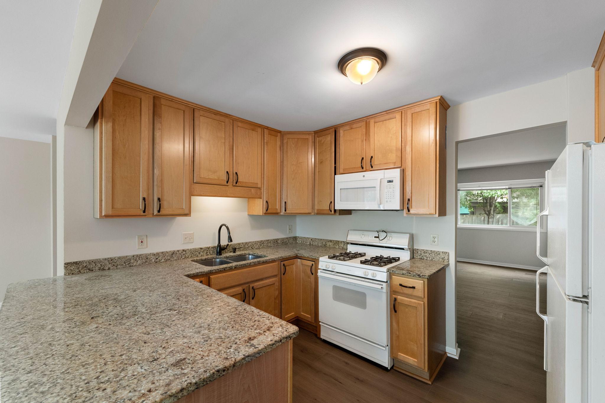 304 Pondridge Circle Wayzata, MN 55391 - Photo 7 of 30