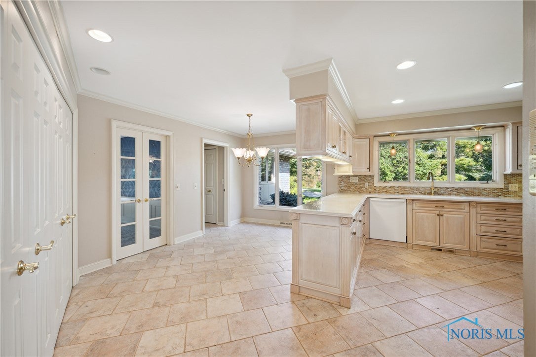 5532 Fox Hill Road Toledo, OH 43623 - Photo 13 of 50 Gallery Image 13