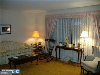 118 Bender Road Hatboro, PA 19040 - Photo 4 of 10 Living Room