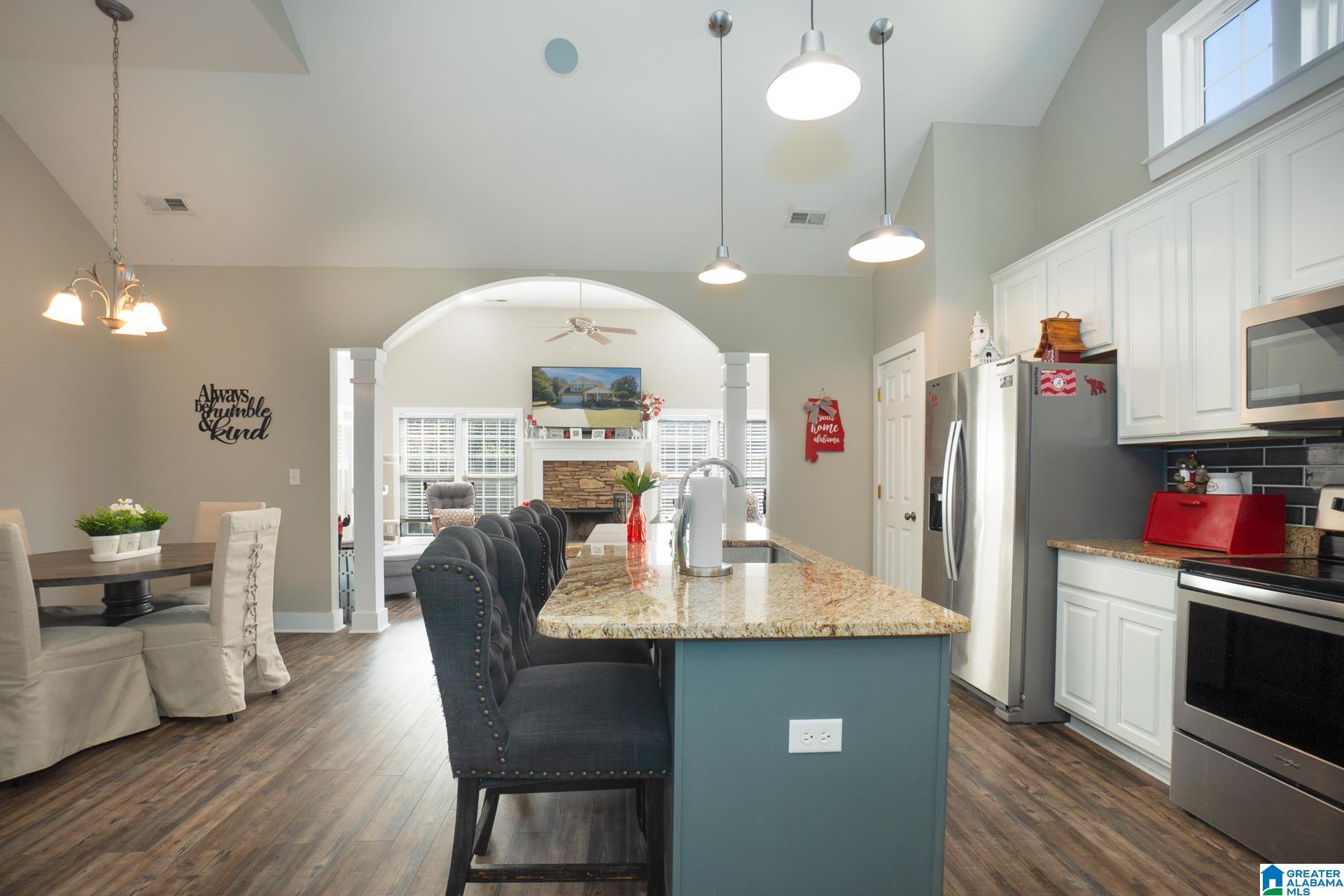 197 Nottingham Drive Calera, AL 35040 - Photo 5 of 31