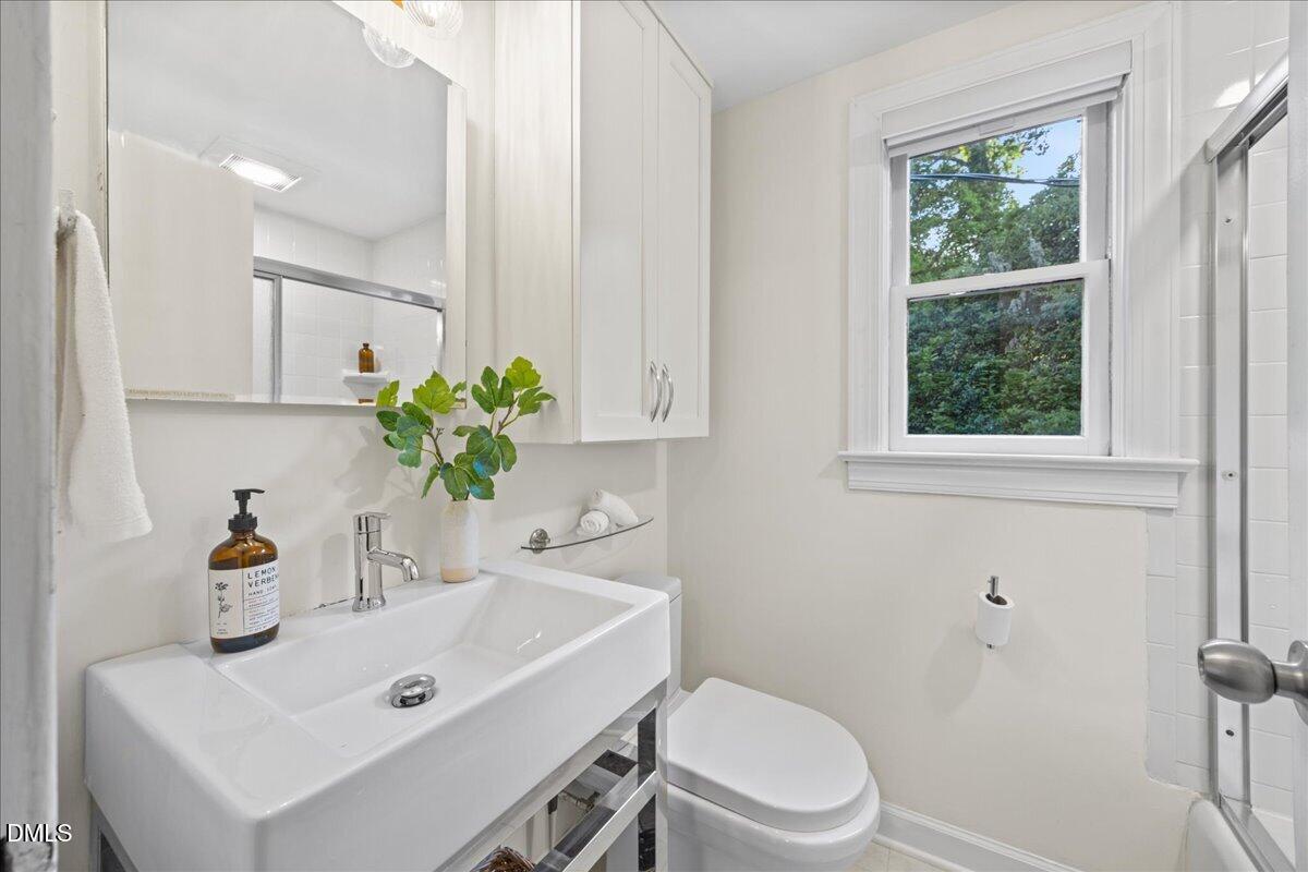 1641 Sutton Drive Raleigh, NC 27605 - Photo 15 of 22 14-2A1A6925