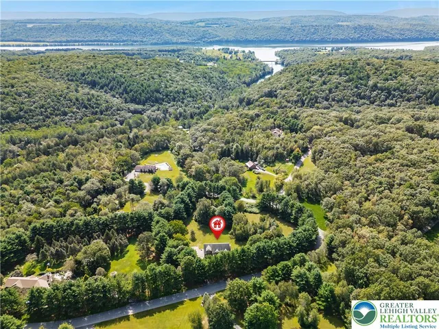 $550,000 | 410 Maxine Drive, Lehighton, PA 18235